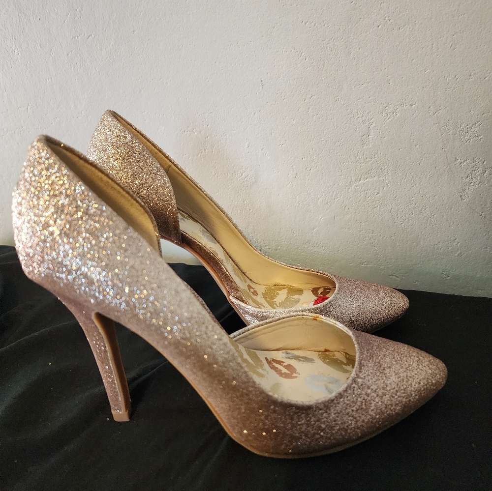 Juicy Couture gold point high heels